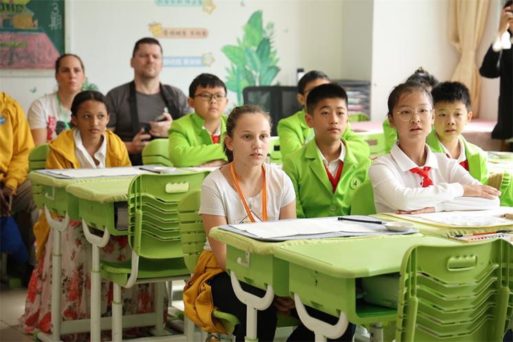 走过桥,成为桥 | 克罗地亚“学霸”爱玛:中文为桥,怀抱中国,连通世界